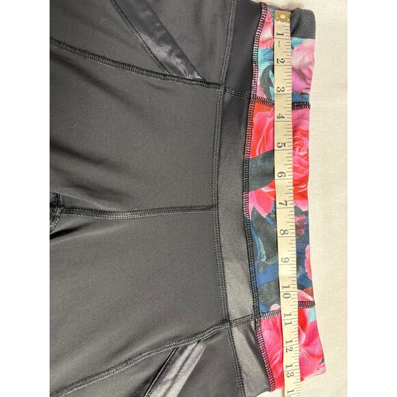 Lululemon Chase Me Crop II Secret Garden Black Leggings Size 6 - Picture 7 of 12